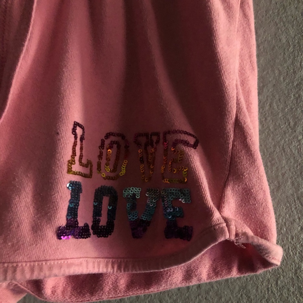 Pink shorts - Picture 2 of 5